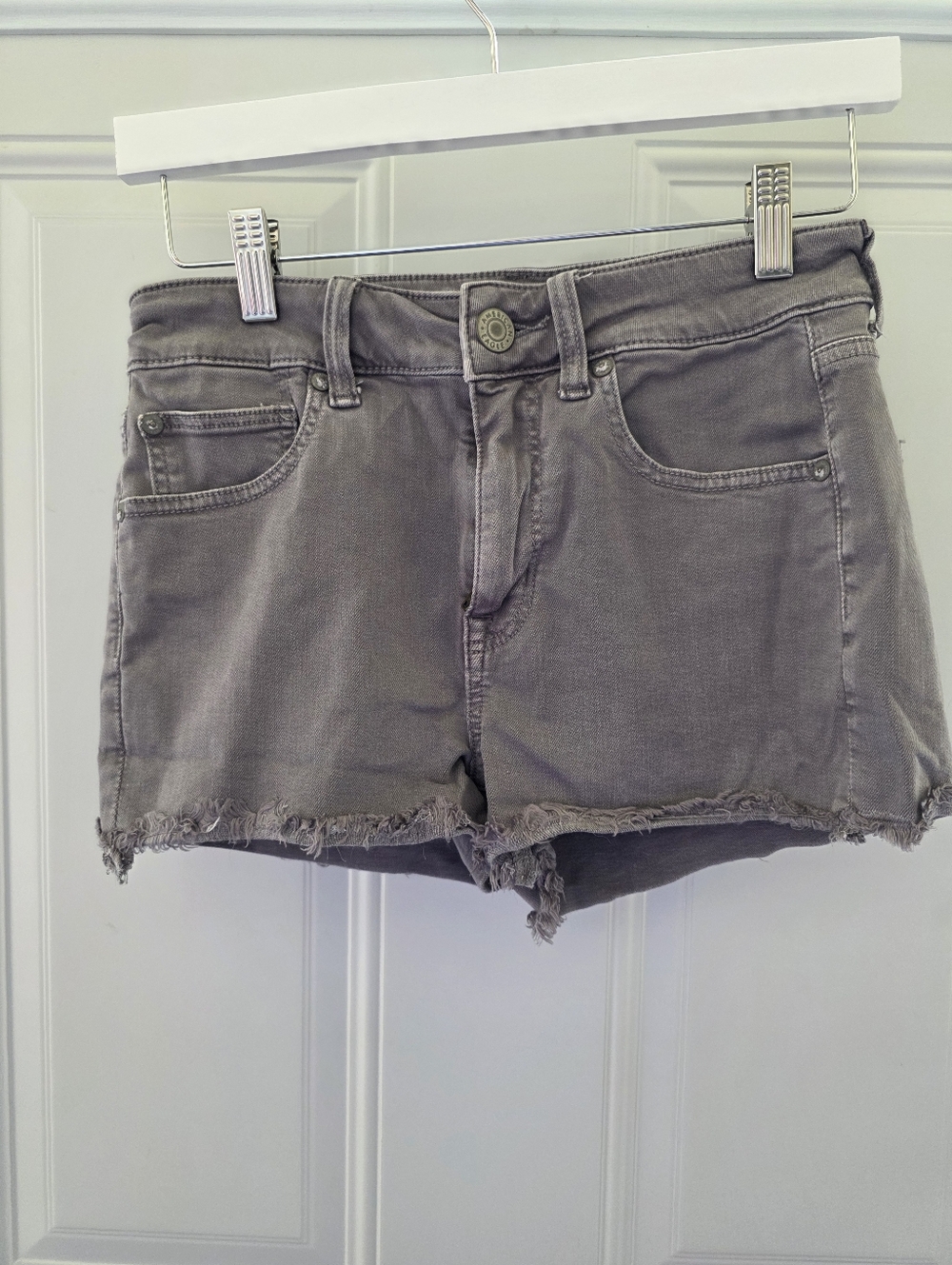 American Eagle Outfitters Frayed Hem Jean Shorts Size 4